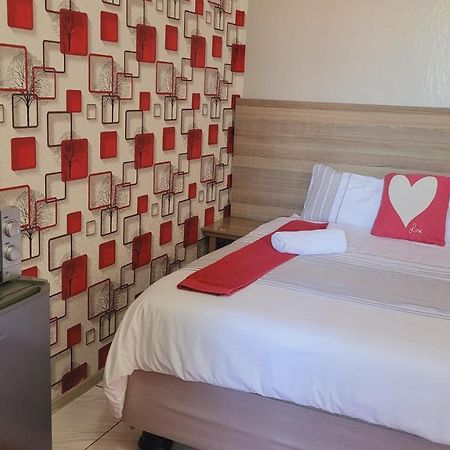 Pab-Love Guest House Kuruman Eksteriør bilde