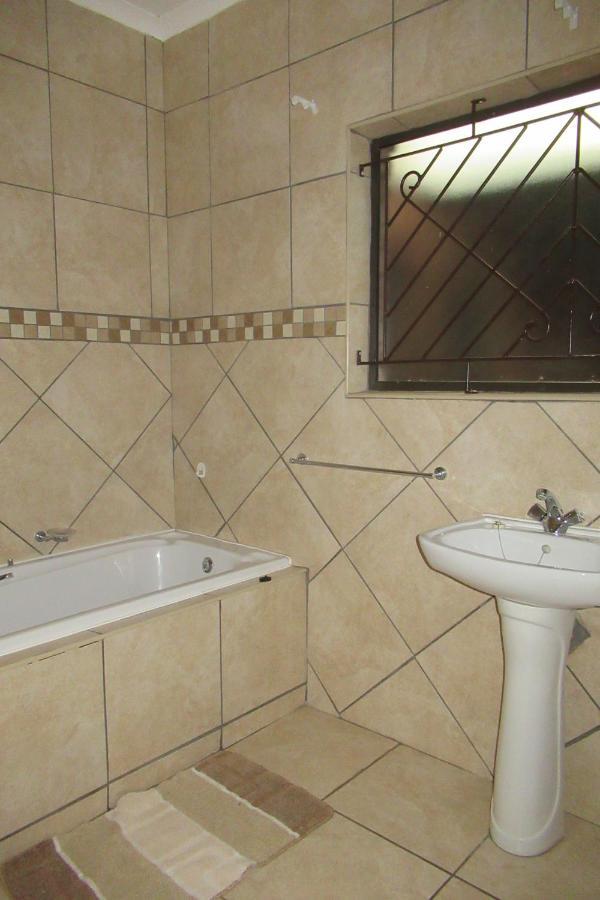 Pab-Love Guest House Kuruman Eksteriør bilde