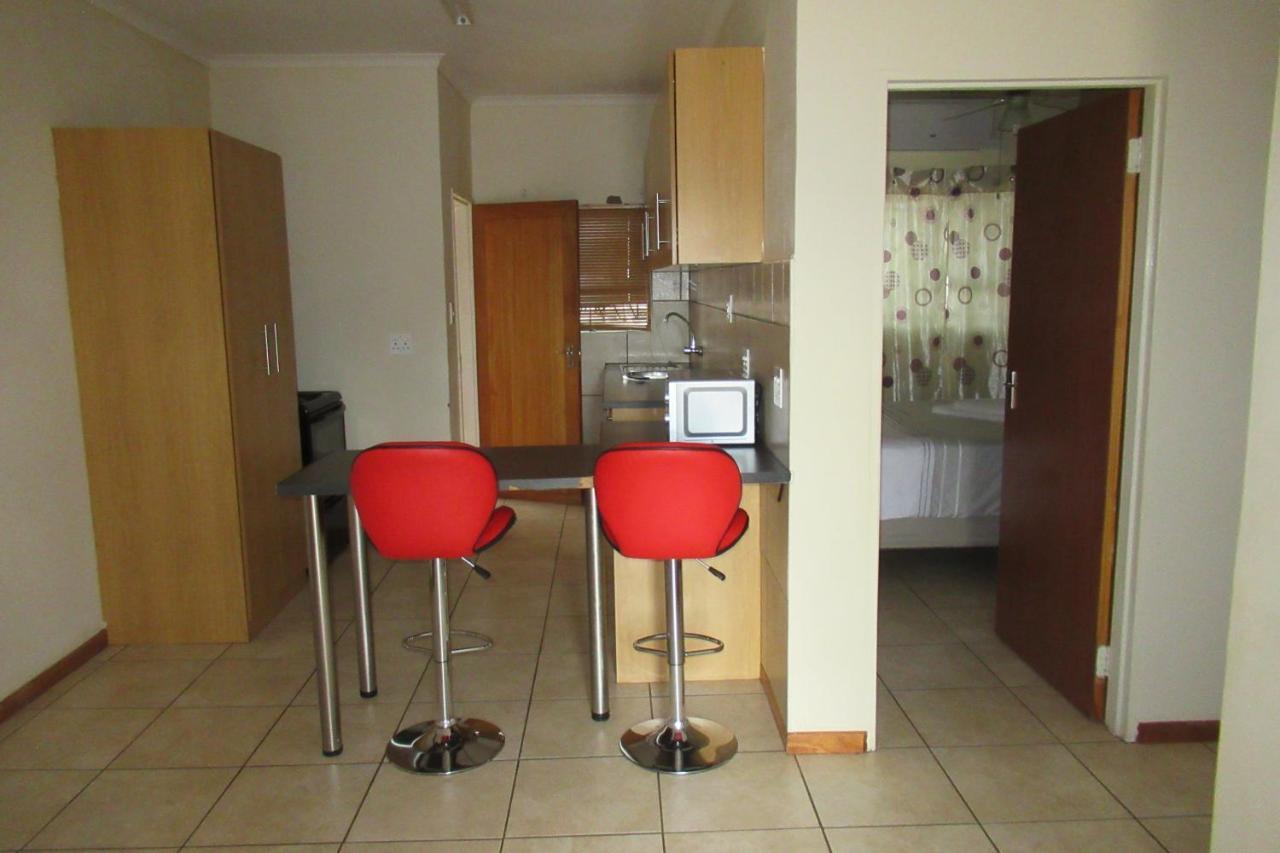 Pab-Love Guest House Kuruman Eksteriør bilde