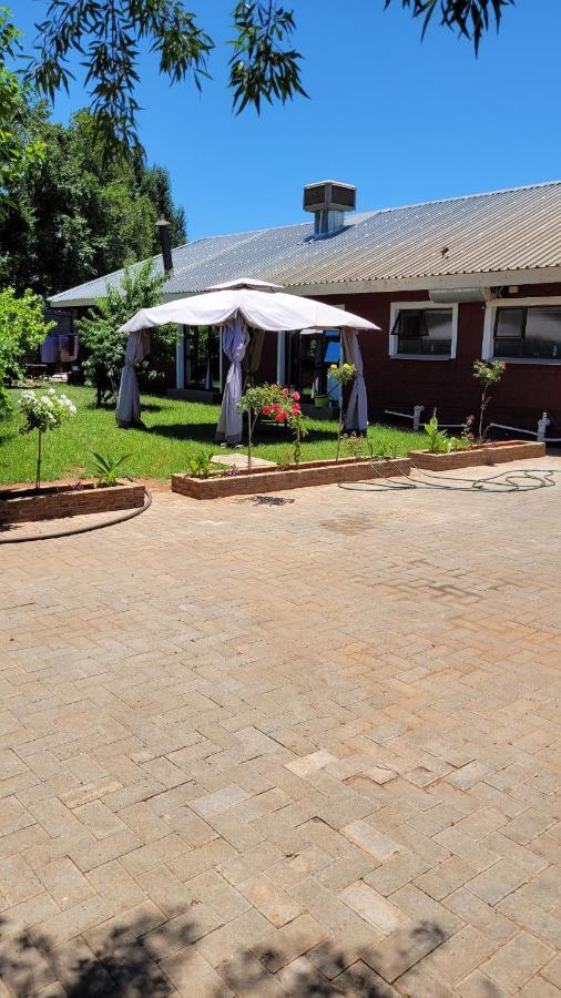 Pab-Love Guest House Kuruman Eksteriør bilde