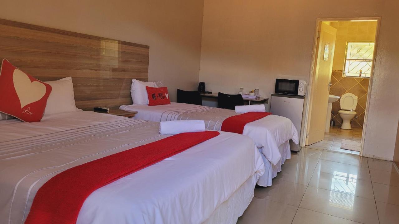 Pab-Love Guest House Kuruman Eksteriør bilde