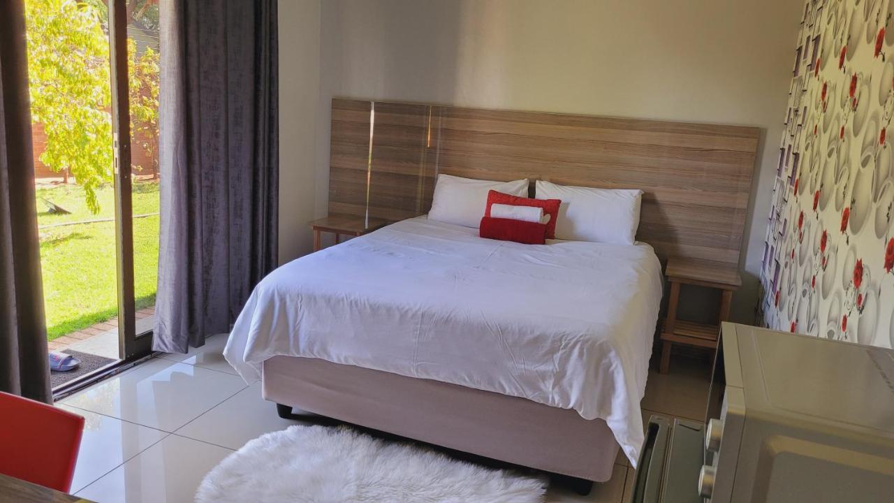 Pab-Love Guest House Kuruman Eksteriør bilde
