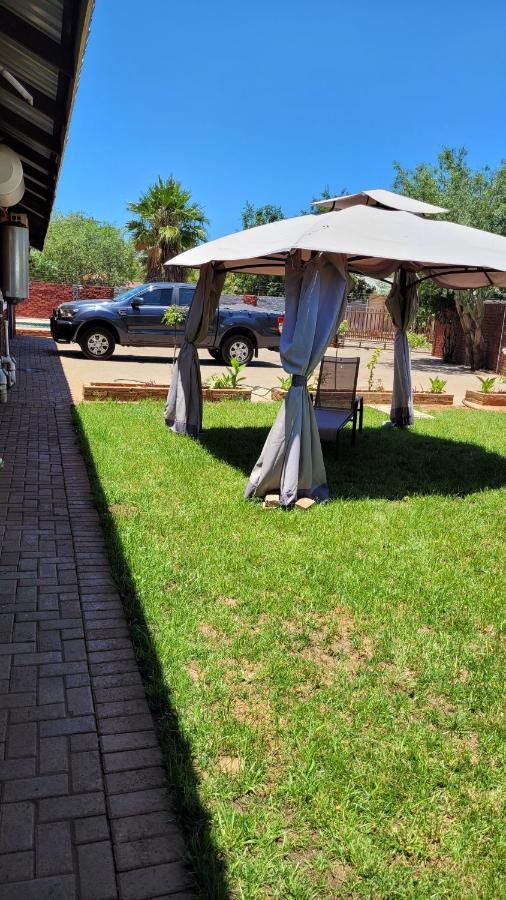 Pab-Love Guest House Kuruman Eksteriør bilde