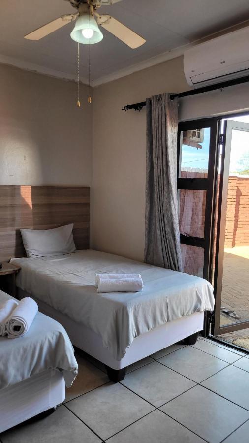 Pab-Love Guest House Kuruman Eksteriør bilde